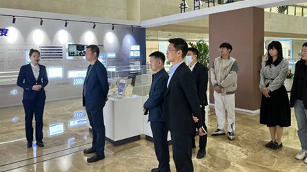 上海臨港聯(lián)合發(fā)展有限公司副總經(jīng)理劉震一行到訪(fǎng)中汽中心設計院